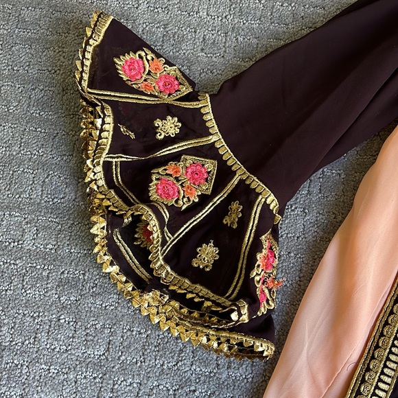 Brown sharara embroidery suit - Picture 3 of 5
